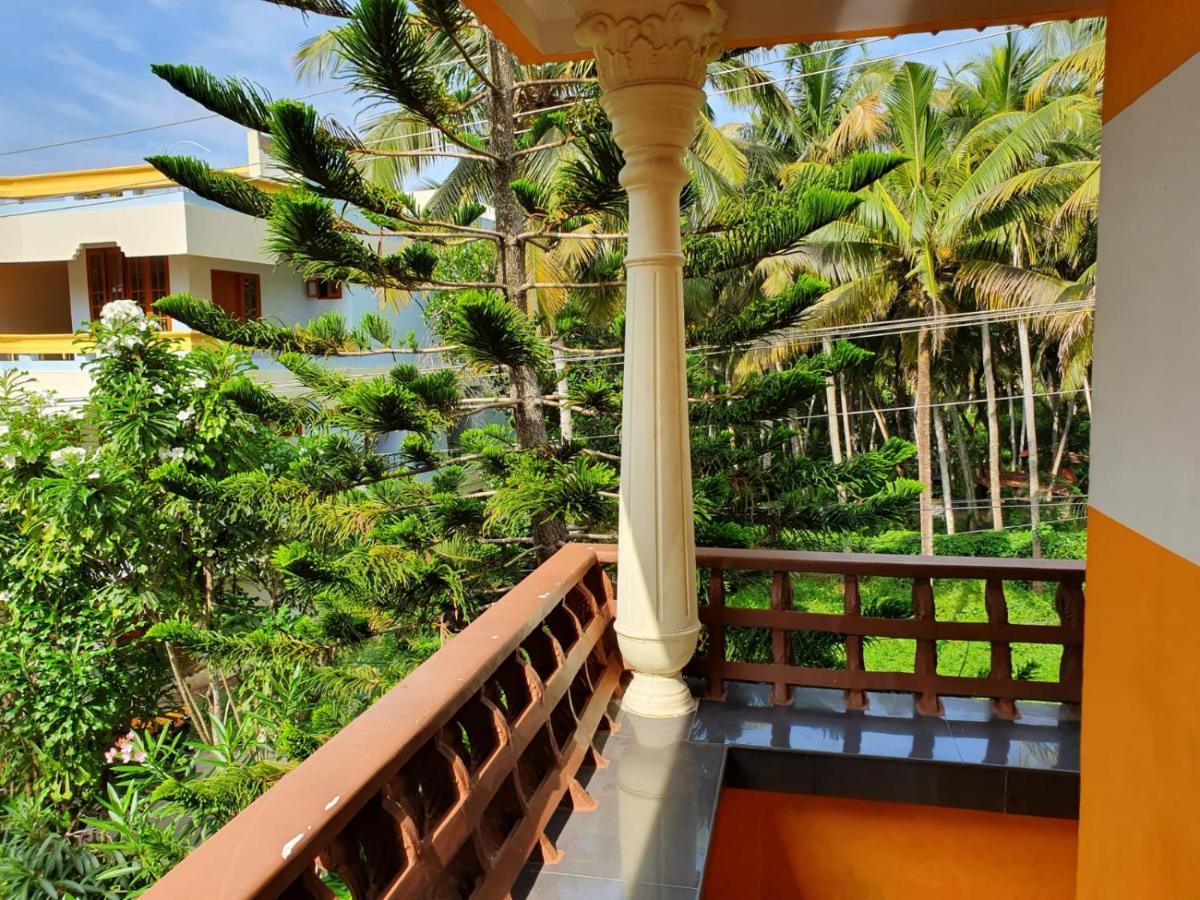 Apartamento Thriphala Ayurveda Yogashram Thiruvananthapuram Exterior foto