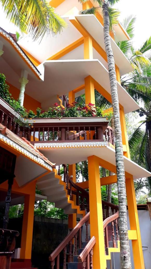 Apartamento Thriphala Ayurveda Yogashram Thiruvananthapuram Exterior foto