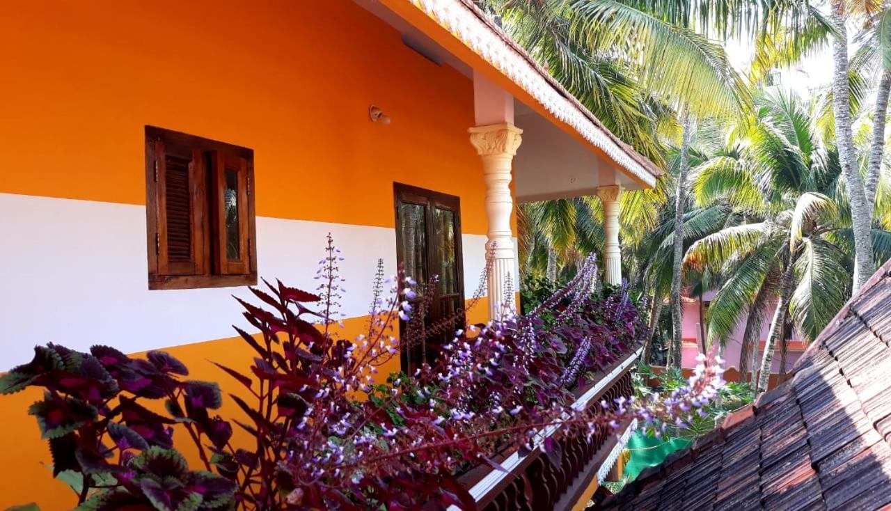 Apartamento Thriphala Ayurveda Yogashram Thiruvananthapuram Exterior foto